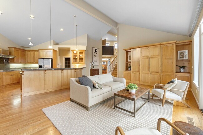 Building Photo - Beautiful, Spacious, Damascus Home with Incredible Views