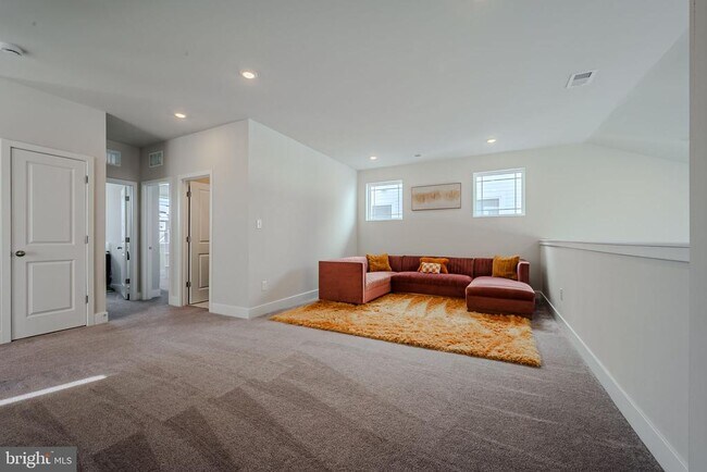 Building Photo - 34238 Graham Cir