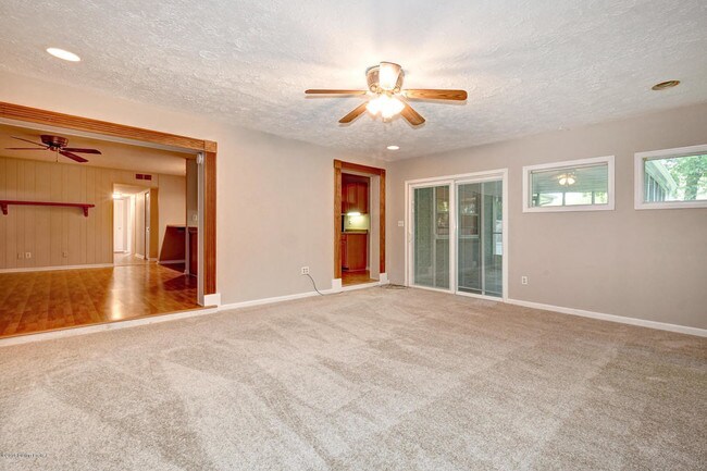 Building Photo - 3820 RiverOaks Ln