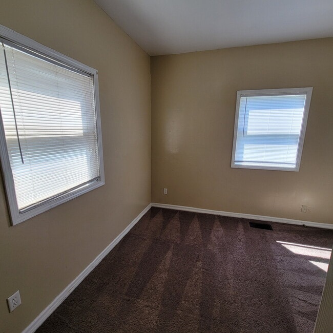 Building Photo - Bike to Dowtown/Fountain Sq.