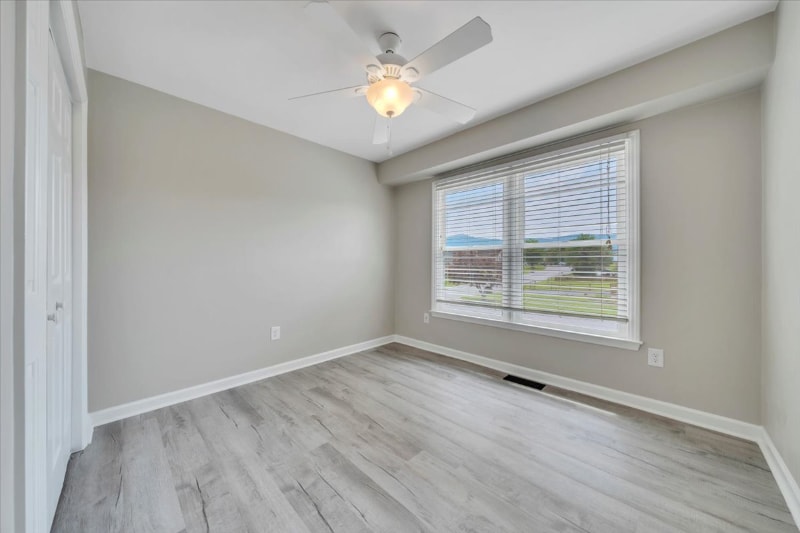 Building Photo - 1905 Summerfield Dr