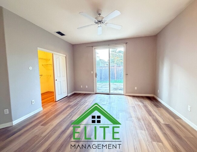 Building Photo - **Spacious 4-Bedroom Single-Story Home in Desirable Elk Grove Neighborhood**