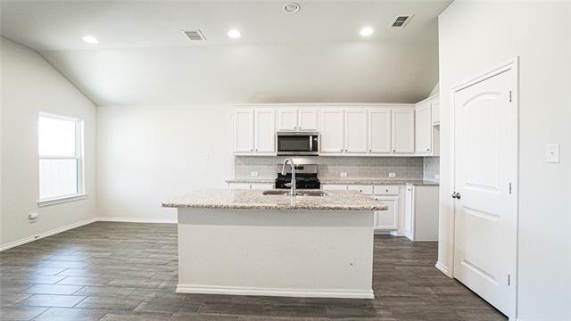 Building Photo - 3952 Bison Ln
