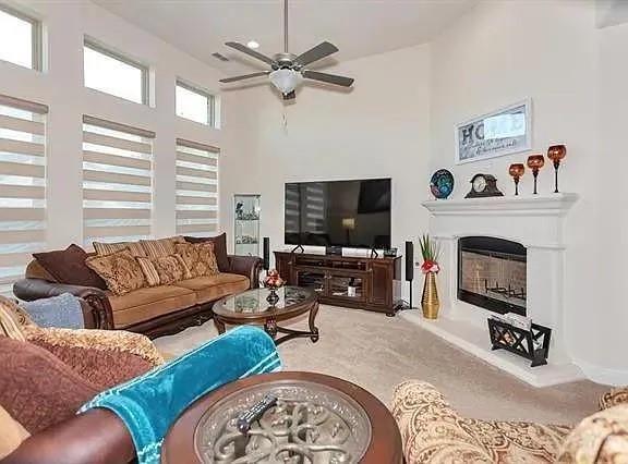 Building Photo - 913 Yarrow St