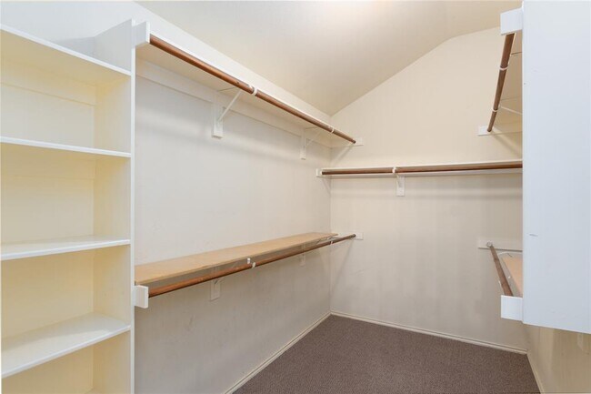 Building Photo - 116 Amberwood Ct