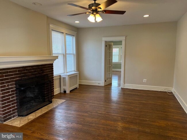 Building Photo - 2237 N Wakefield St