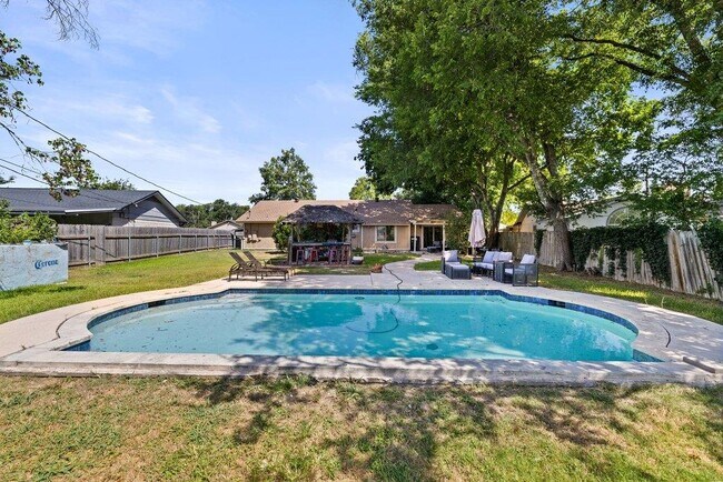 Building Photo - 9513 Braeburn Glen St