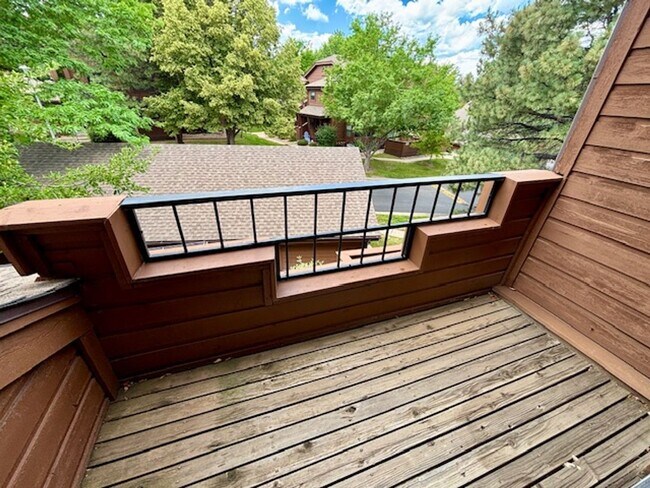 Building Photo - 8020 Holland Ct