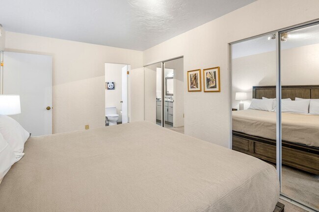 Building Photo - Downtown Anchorage Two Bedroom Two Bath (102)