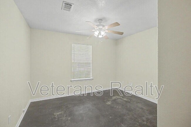 Building Photo - 11122 Gorenflo Rd