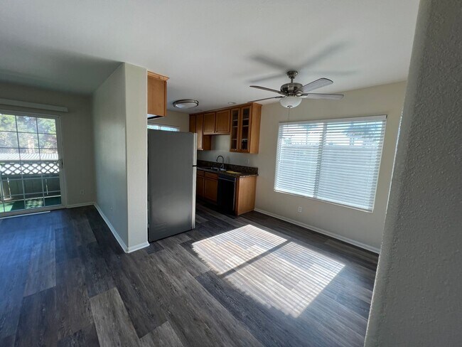 Building Photo - REDUCED! Clean-Compelety Remodeled Private...
