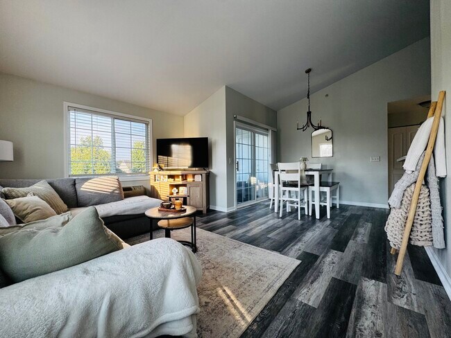 Building Photo - 128 Bertram Dr