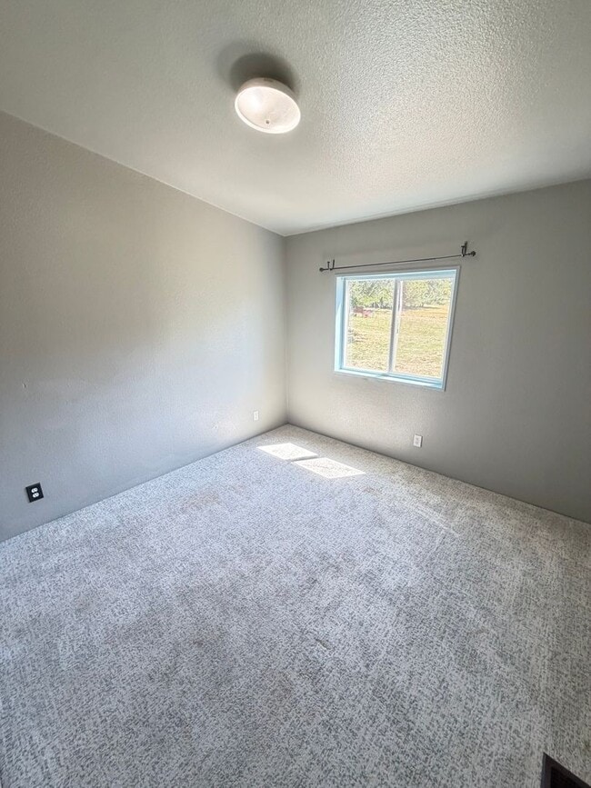Building Photo - **MOVE IN SPECIAL** 2.5 Acres with Barn across from Lacomb School!