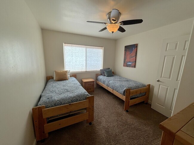 Building Photo - 3862 Desert Willow Cir