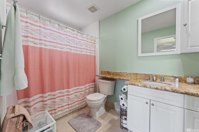 Building Photo - Rare 2016 sf home | 4 bedrooms w/ 2 primary suites and 3 bathrooms
