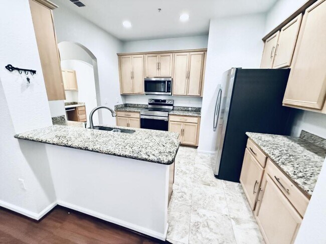 Building Photo - 2983 Ashland Ln S