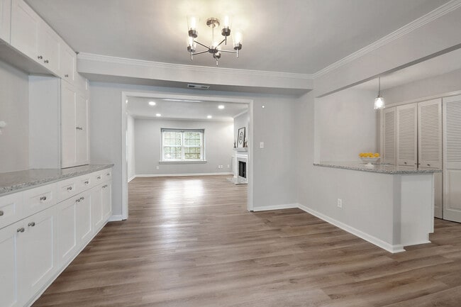 Building Photo - 60 Chaumont Square NW