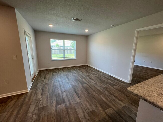 Building Photo - 399 This Way