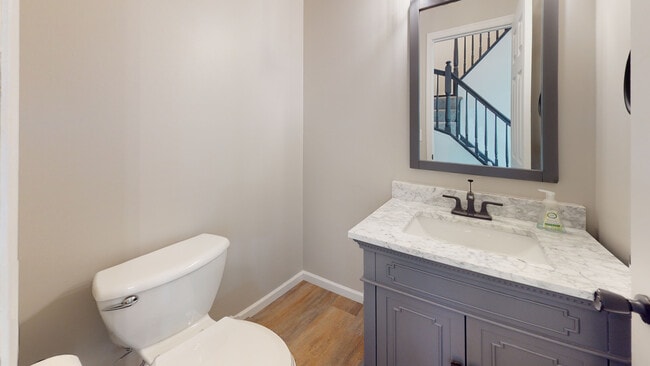 Building Photo - 1913 Barnhill Dr