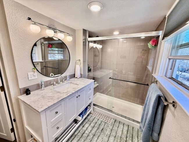 Building Photo - *West side charmer completely remodeled, mid century flare!