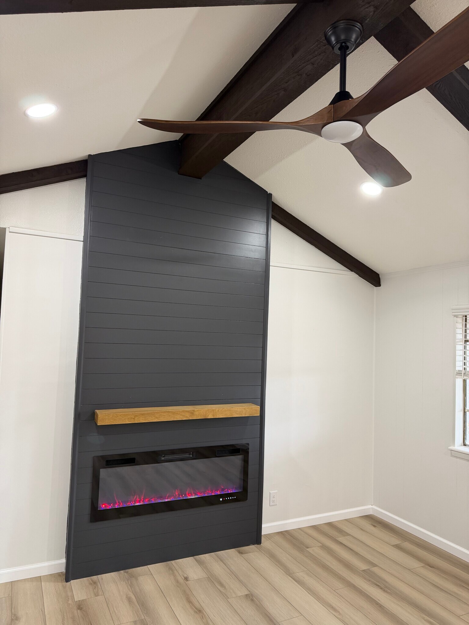 Building Photo - 6526 Forest Grove