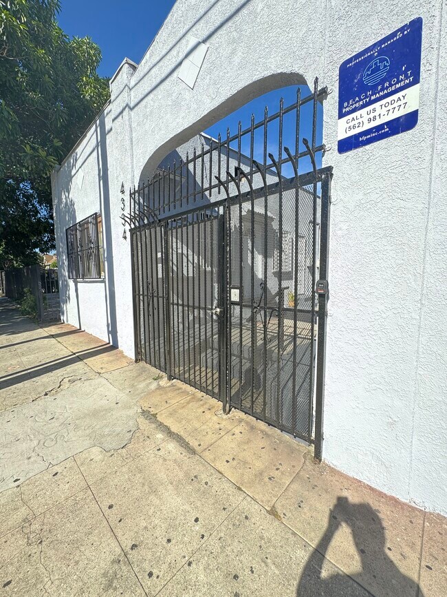 Building Photo - 4342 Main St
