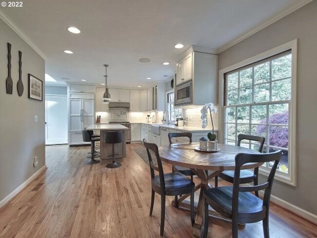 Building Photo - Gorgeous Modern Home Ready to Rent!