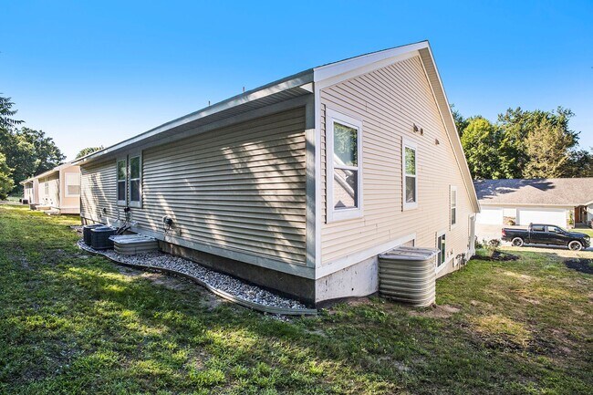 Building Photo - 17539 Beechwood Ln