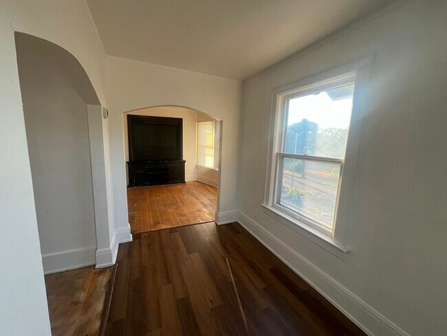 Building Photo - 1253 N 34th St