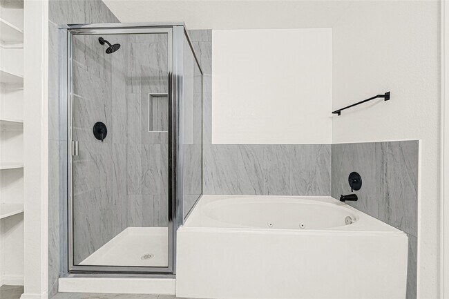 Building Photo - 15911 Breanna Ln