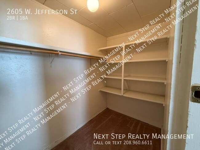 Building Photo - 2605 W Jefferson St