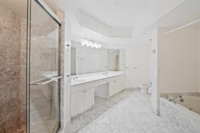 Building Photo - 3600 Yacht Club Dr