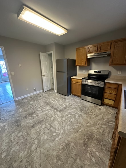 Building Photo - 833 Brickwood Ct