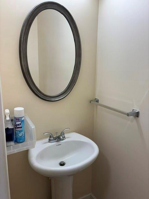 Building Photo - 2570 Trelipe Dr