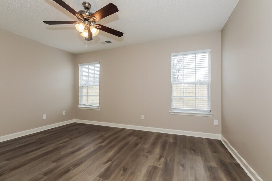 Building Photo - 8727 Wood Sorrel Ct