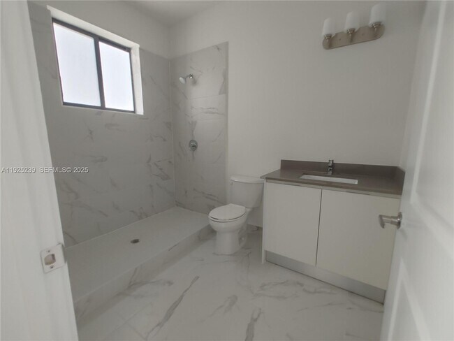 Building Photo - 34513 SW 191st Ave