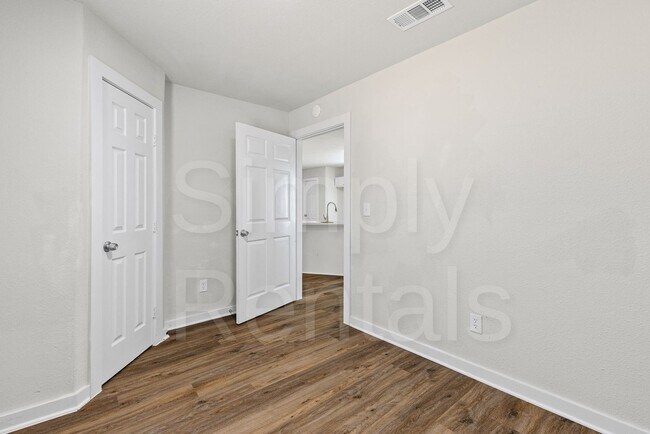 Building Photo - 401 Mcilrath Rd