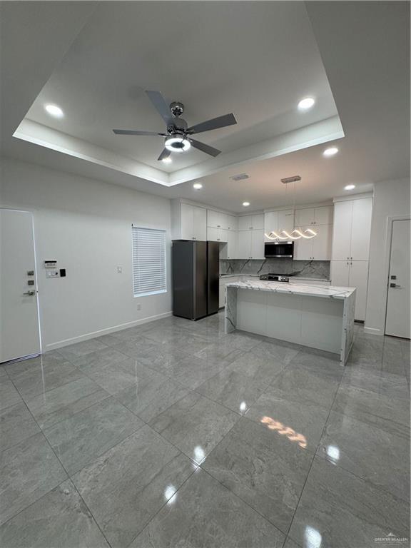 Building Photo - 13 Cassandra St