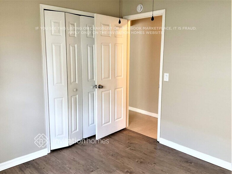 Building Photo - 13835 Valleybrooke Ln