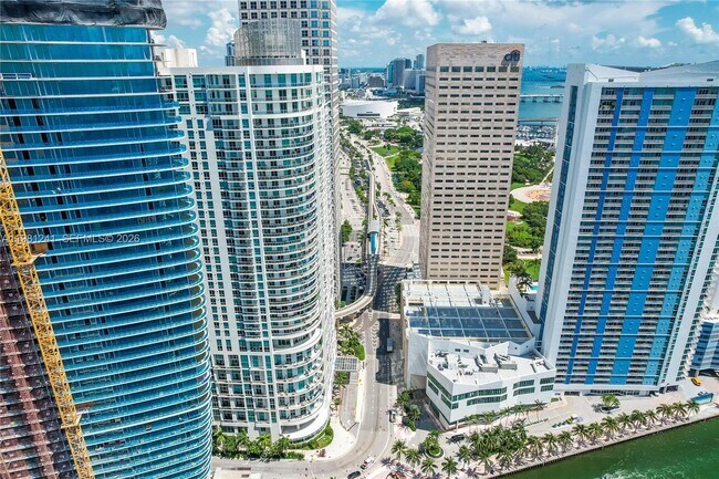 Building Photo - 300 S Biscayne Blvd