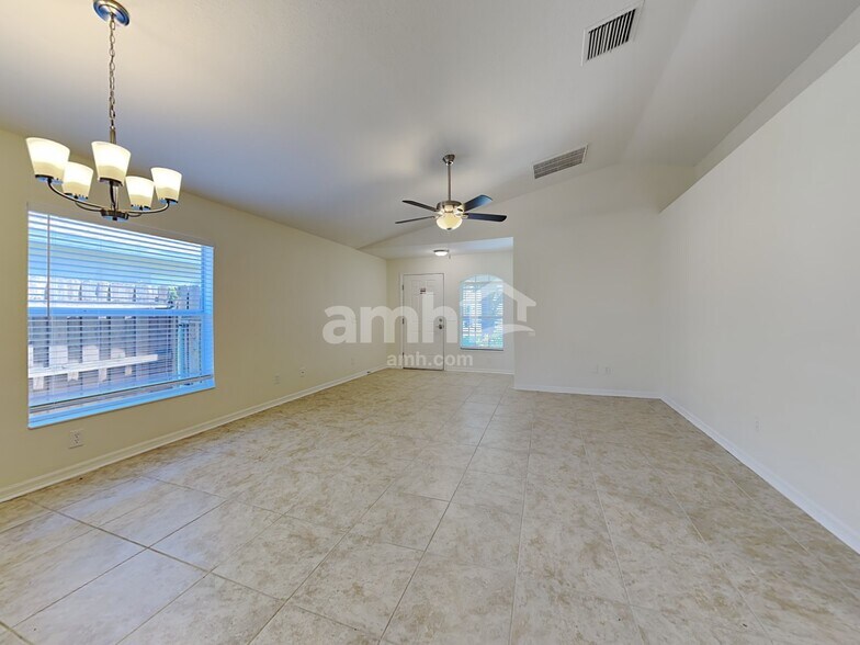 Building Photo - 927 Windton Oak Dr