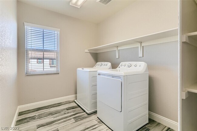 Building Photo - 9601 Abbey Pond Ave