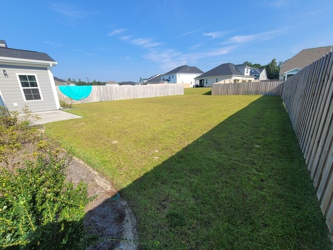 Building Photo - Available Rental located in desirable area of Scotts Hill in Scotts Hill Village