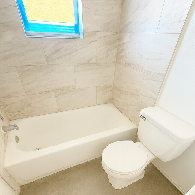 Building Photo - 2706 Mayflower Landing Ct