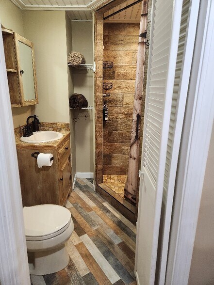 Building Photo - 206 Shepard Rd