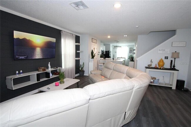 Building Photo - 404 Arbor Lakes Dr