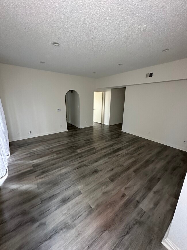 Living Area - 11018 Morrison St