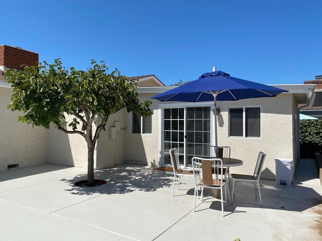 Primary Photo - 2404 Chatsworth Blvd