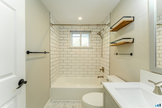 Building Photo - 1538 CT-12