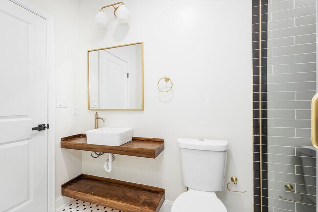 Building Photo - 1925 N 32nd St